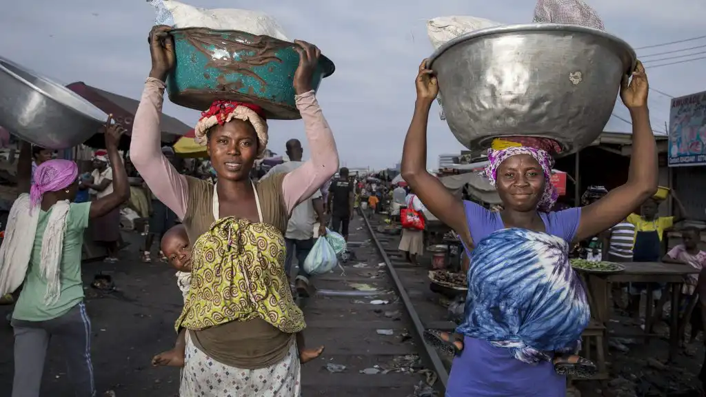 Female Porters Need Help For Survival
