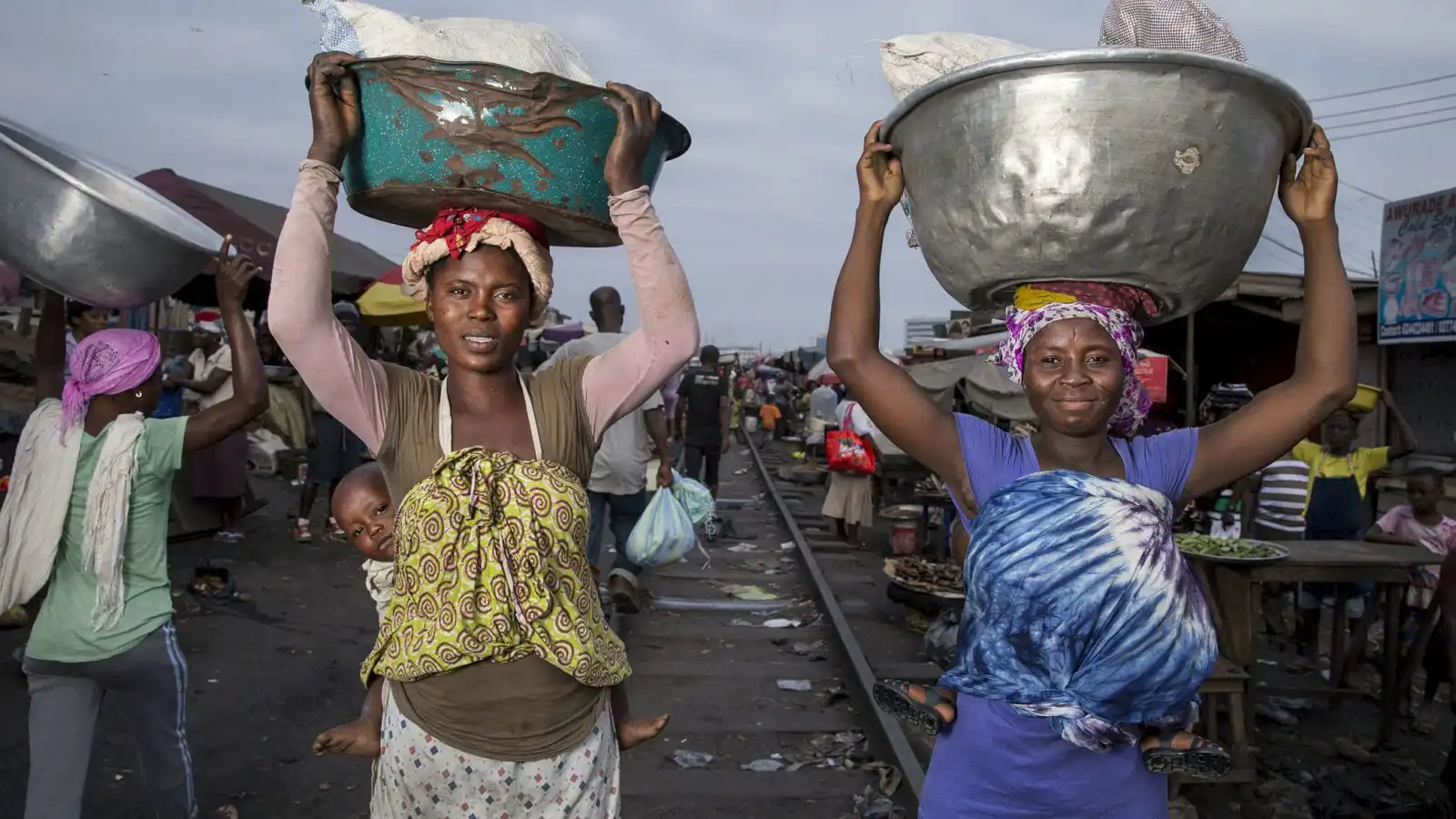 Female Porters Need Help For Survival