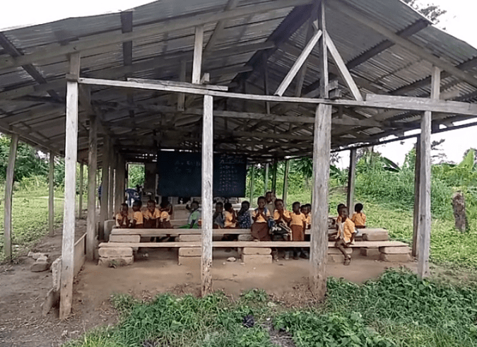 Support Twifo Kotokye DA Basic School - Chief and residents