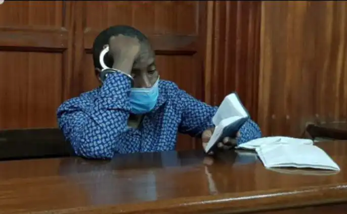 Rapist teacher ignores judge, reads Bible while being sentenced