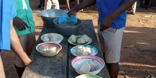 Govt provides Ghs1.50 pesewas per Free SHS student for feeding: Headteacher laments as things get worse in secondary schools “The situation is dire,” SHS heads threaten to shut down schools over acute food shortage which has hit many schools again