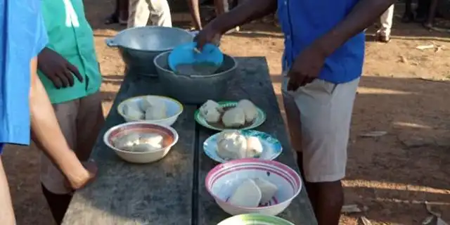 Govt provides Ghs1.50 pesewas per Free SHS student for feeding: Headteacher laments as things get worse in secondary schools “The situation is dire,” SHS heads threaten to shut down schools over acute food shortage which has hit many schools again