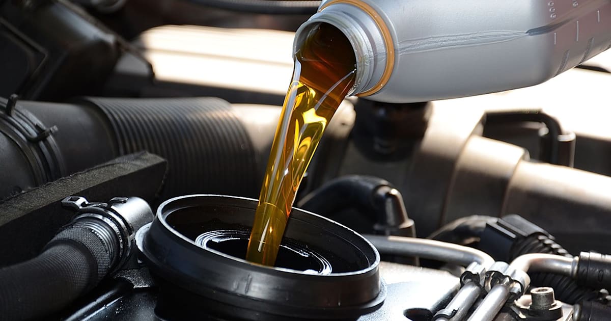 Benefits Of Changing The Engine Oil Of Your Car Regularly