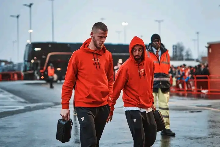 Man United players touch down Old Trafford ahead of Manchester derby