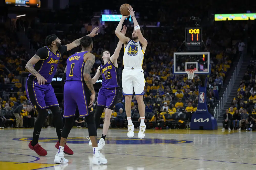 Thompson scores 30, Warriors adjust to beat Lakers 127-100. After yet another big basket, Klay Thompson scurried toward