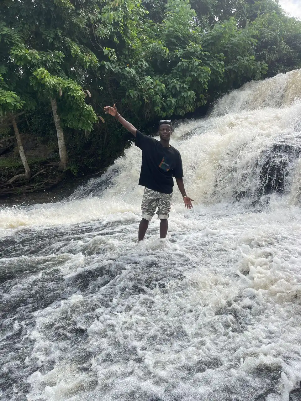 Anyinasu waterfall