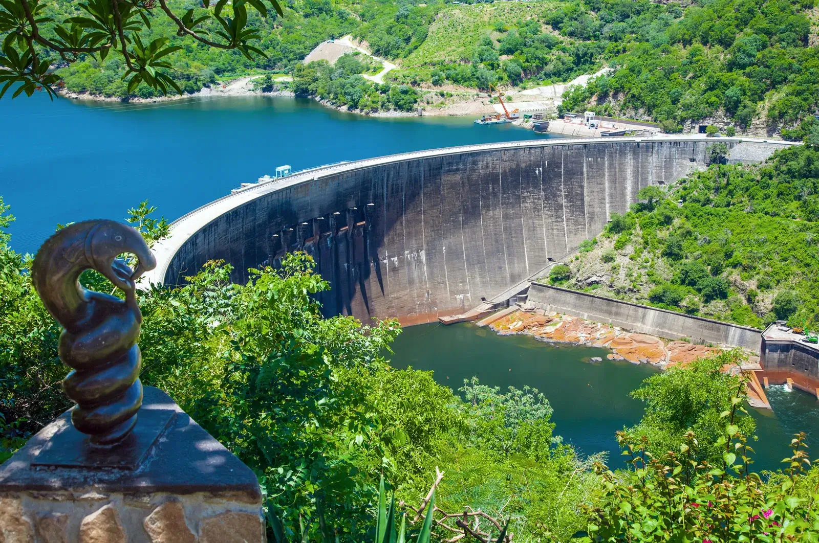The Kariba Dam (Zambia / Zimbabwe)