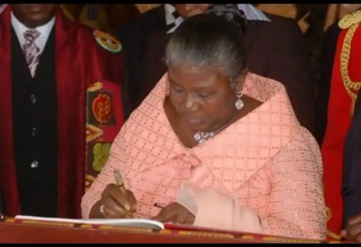 3 Prominent Politicians Who Have Died In October