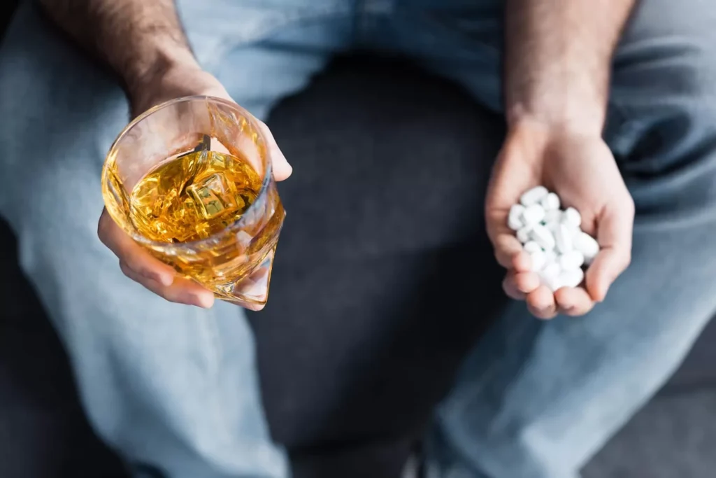 Can I drink alcohol with antibiotics? The dangers and more