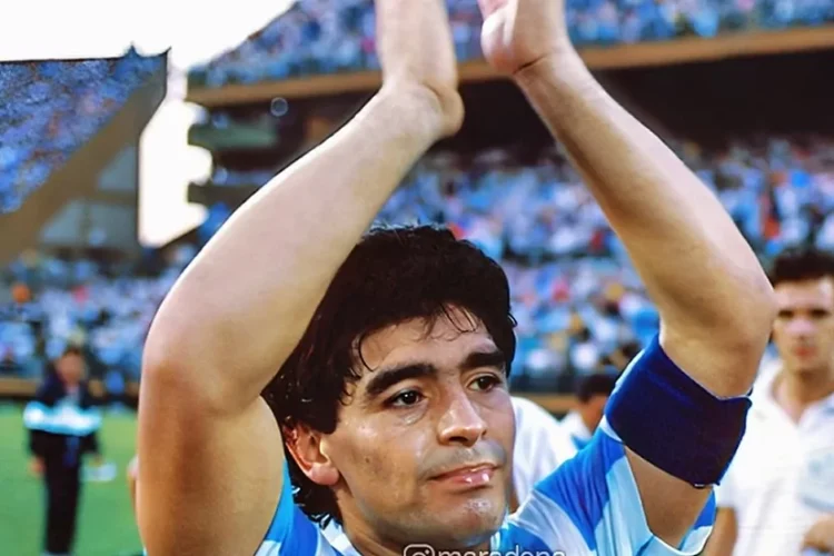 The Santa Claus of the Metaverse is Diego Maradona!