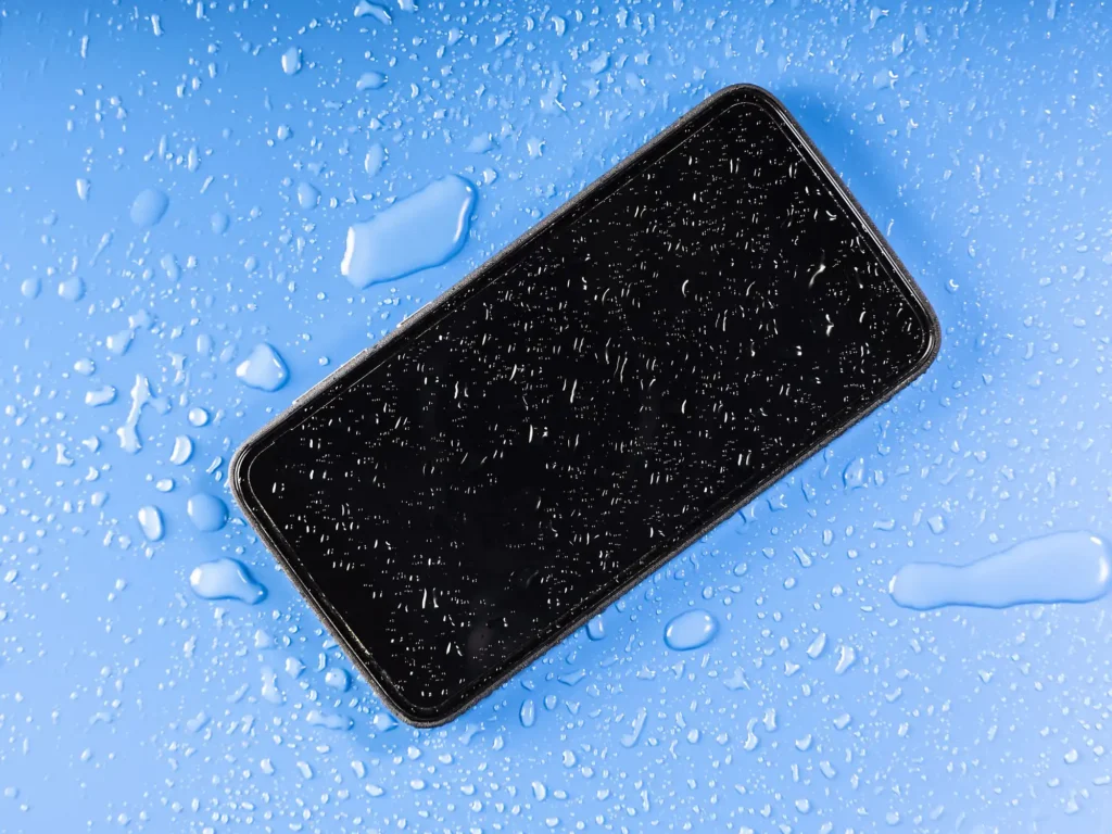 what to do when your phone falls into water.