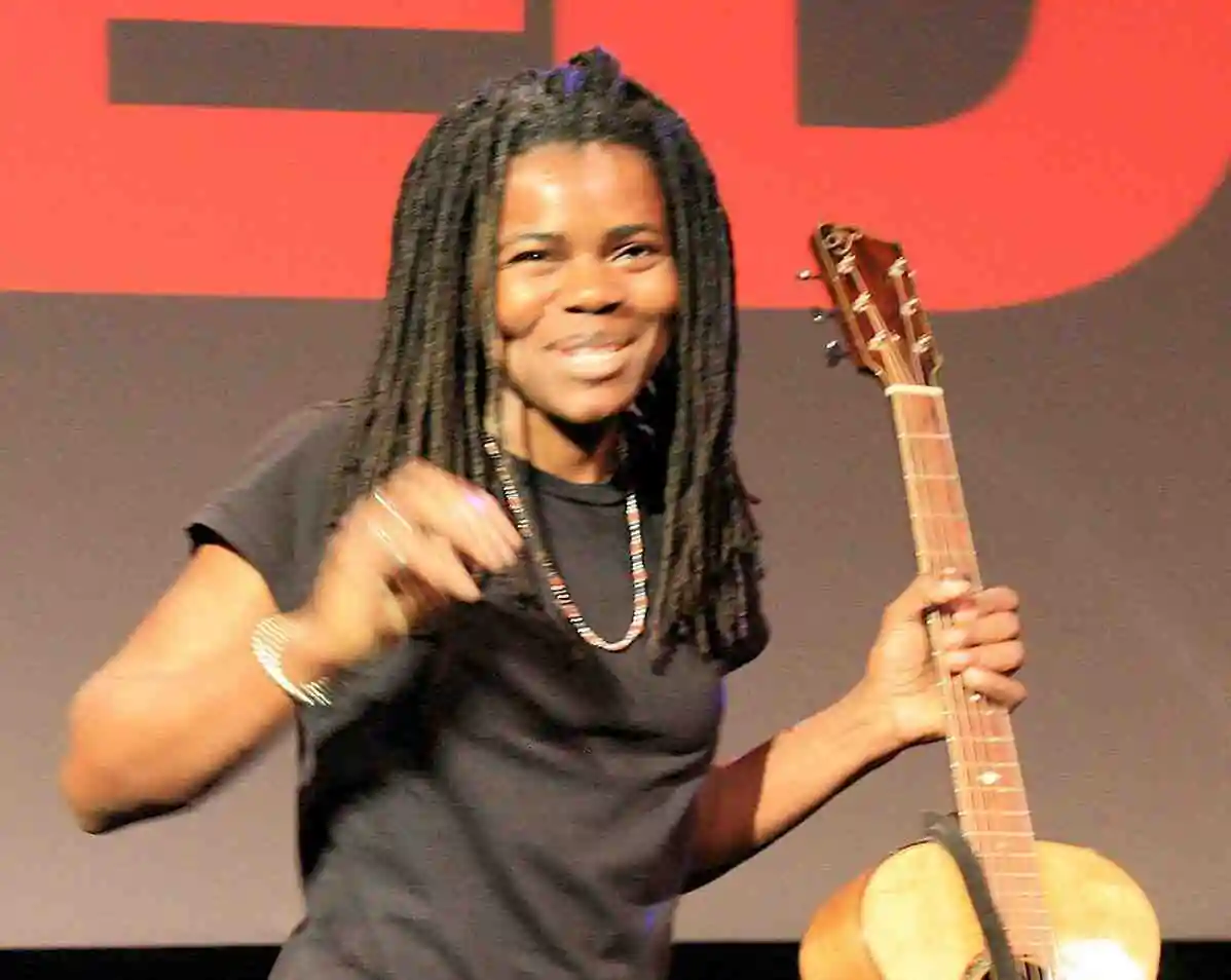 Profile Of Tracy Chapman; Age, Husband, Children, Education, Career, Awards, Net Worth