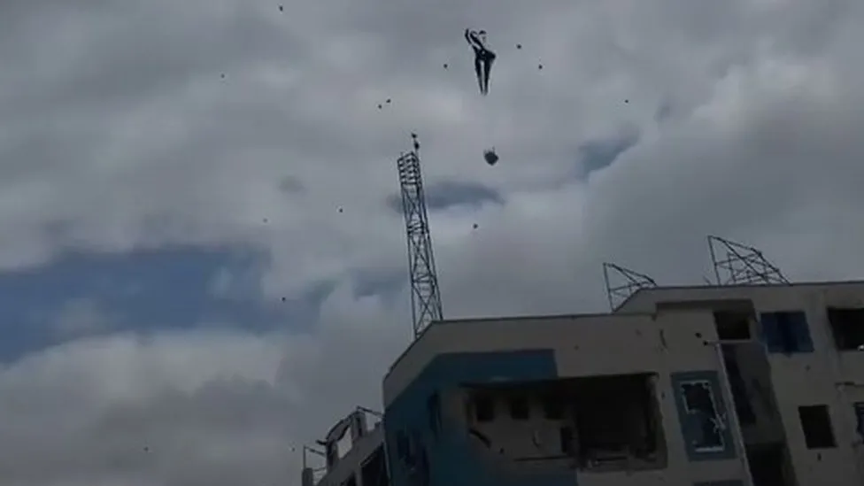 Five killed in Gaza aid drop parachute failure