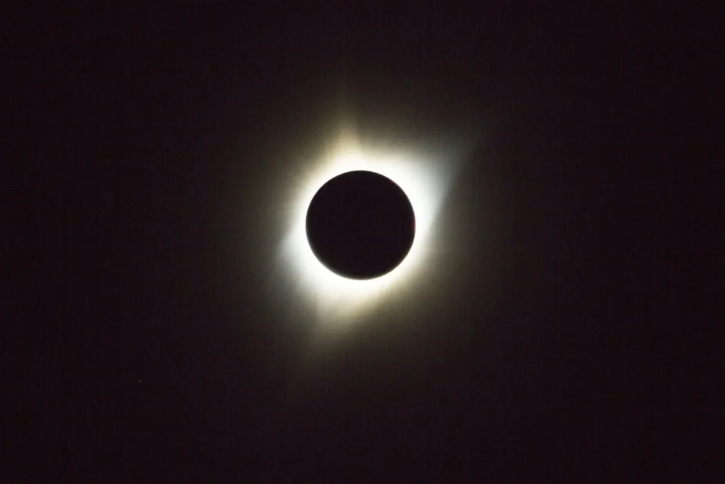 Total solar eclipse (Darkness) from April 8 to 10, 2024 to be experienced