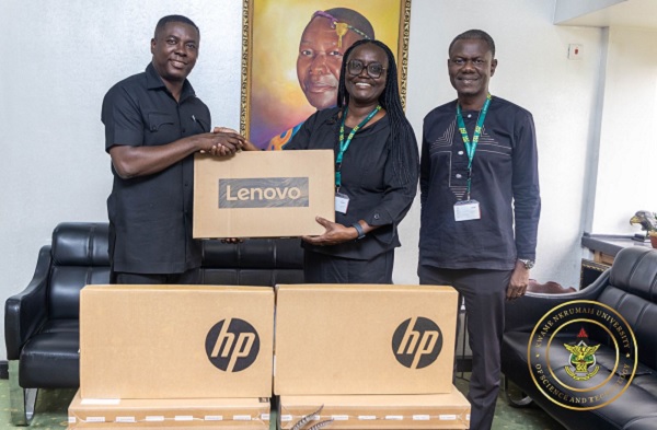 Bawumia 100 laptops to KNUST