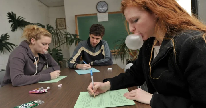 Can Chewing Gum While Studying Boost Your Performance?