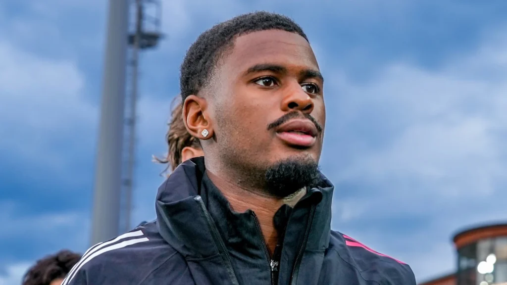 Chelsea Signs Jorrel Hato From Ajax